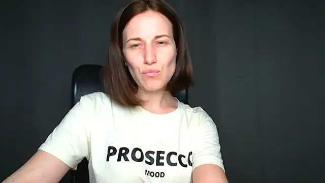 Kelly Kisss online show from 05/31/26, 08:09