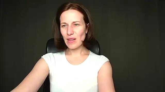 Kelly Kisss online show from 05/03/26, 11:37