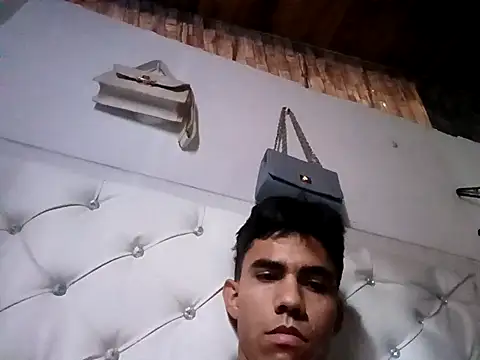 Diego270480 online show from 04/21/26, 11:28