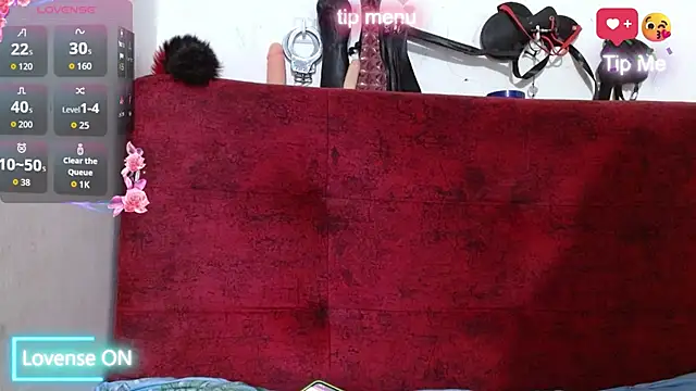 naomi powel online show from 11/11/25, 10:04