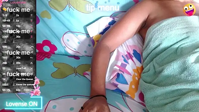 naomi powel online show from 04/13/26, 07:18