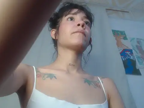 Snapshot of porndollbaby chatting on 12/17/25, 09:09 porndollbaby online show from 12/17/25, 09:09