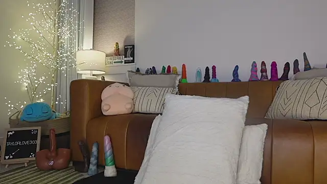 Taylorlove303 online show from 04/30/26, 10:33