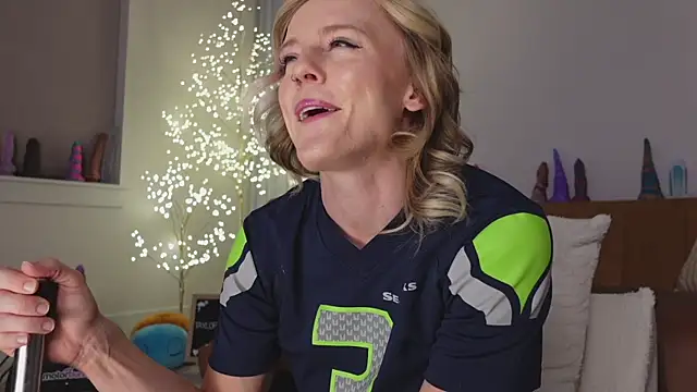 Snapshot of Taylorlove303 chatting on 01/17/26, 11:25 Taylorlove303 online show from 01/17/26, 11:25