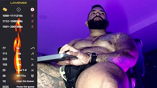 Snapshot of Max-prada chatting on 05/29/26, 02:39 Max-prada online show from 05/29/26, 02:39