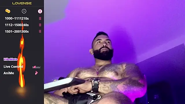 Snapshot of Max-prada chatting on 05/28/26, 03:03 Max-prada online show from 05/28/26, 03:03