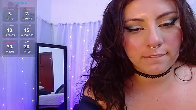Snapshot of hannia_baileys chatting on 07/18/26, 10:07 hannia baileys online show from 07/18/26, 10:07