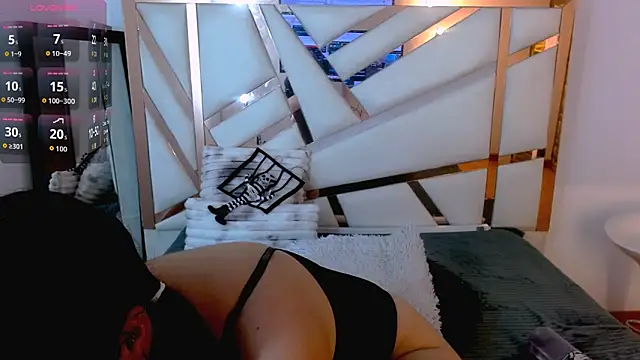 hannia baileys online show from 11/13/25, 09:19