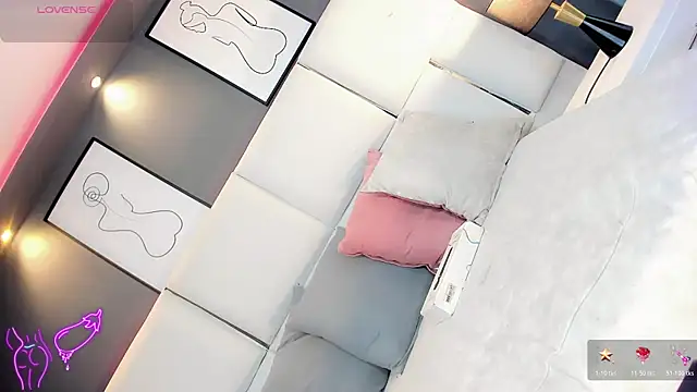 LiaFernandaa online show from 04/17/26, 01:36