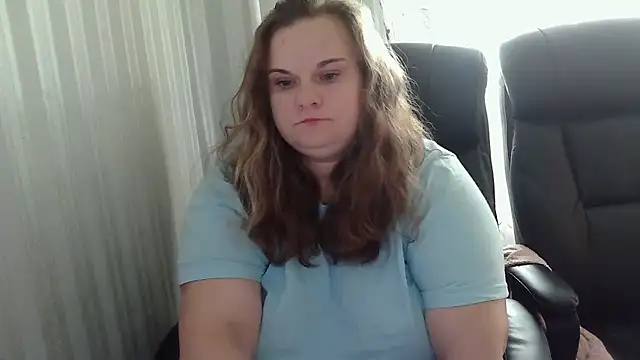 HollyXEva online show from 09/28/25, 10:22