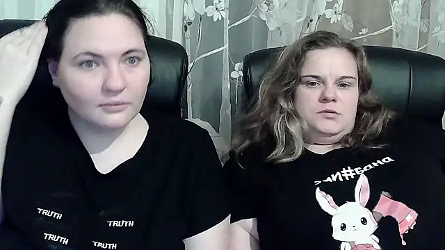 HollyXEva online show from 10/04/25, 08:10