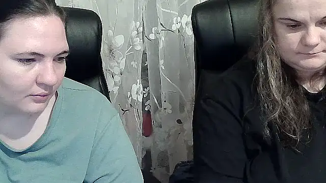 HollyXEva online show from 10/08/25, 03:46