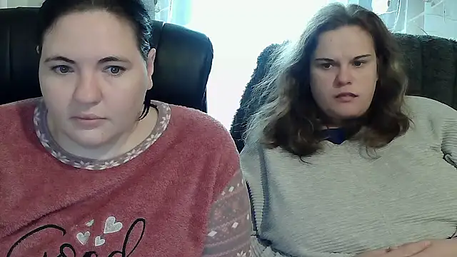 HollyXEva online show from 10/01/25, 11:03