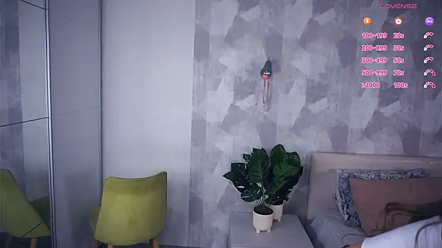 Snapshot of SilverGalen chatting on 10/12/25, 06:15 SilverGalen online show from 10/12/25, 06:15