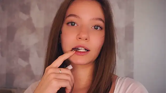 Snapshot of SilverGalen chatting on 11/21/25, 08:13 SilverGalen online show from 11/21/25, 08:13