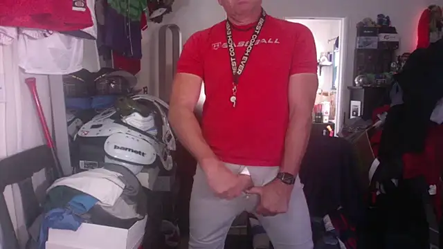 Snapshot of DILFJockDad87 chatting on 10/04/25, 11:06 DILFJockDad87 online show from 10/04/25, 11:06