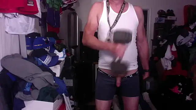 Snapshot of DILFJockDad87 chatting on 10/17/25, 12:51 DILFJockDad87 online show from 10/17/25, 12:51