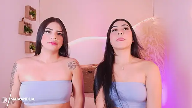 maia lia  online show from 10/06/25, 06:19