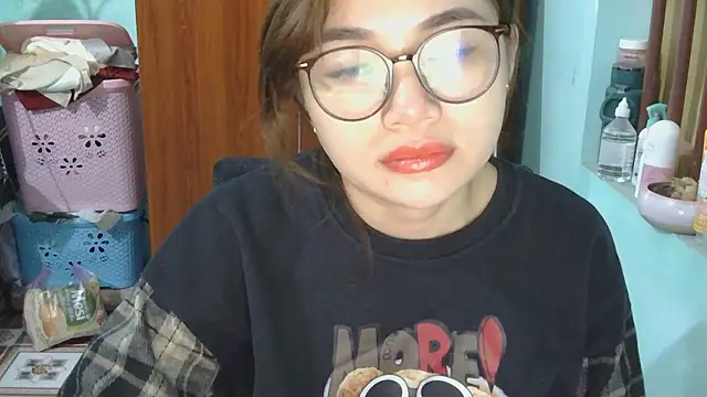 Uhem112 online show from 11/02/25, 02:44