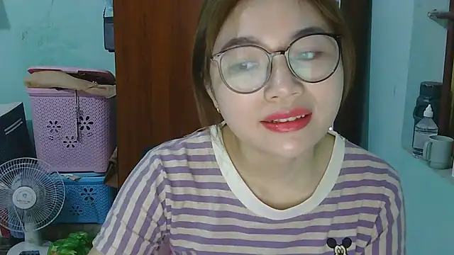 Uhem112 online show from 10/22/25, 01:27