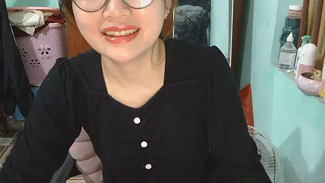 Uhem112 online show from 11/01/25, 01:23