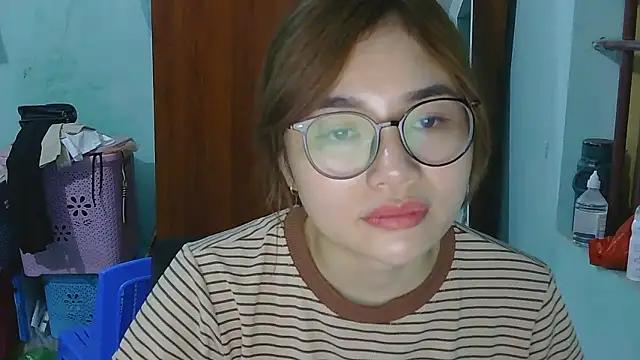 Uhem112 online show from 10/18/25, 02:19