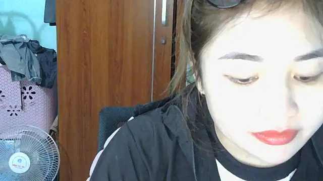 Uhem112 online show from 10/23/25, 03:49