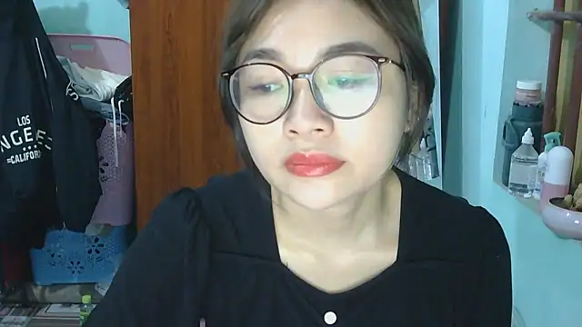 Uhem112 online show from 11/17/25, 12:47