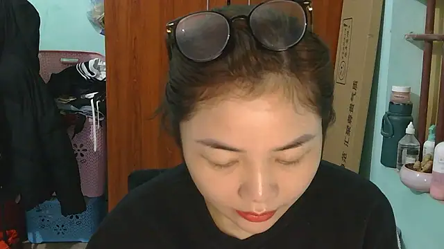 Uhem112 online show from 12/04/25, 01:26