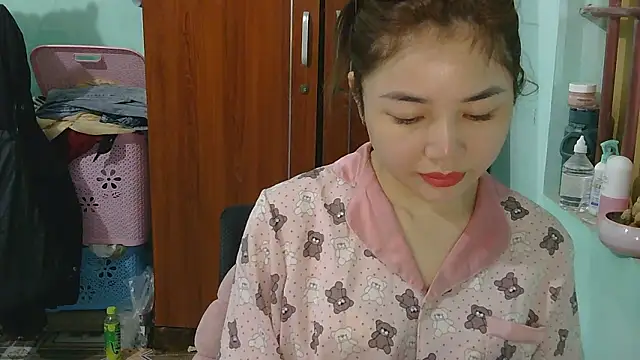 Uhem112 online show from 11/13/25, 03:21