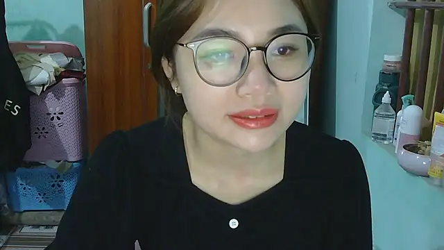 Uhem112 online show from 11/02/25, 01:32