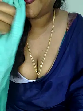 Snapshot of Anu_Reddy_10 chatting on 09/17/25, 04:14 Anu Reddy 10 online show from 09/17/25, 04:14