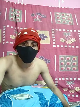 Snapshot of Seducing_couple chatting on 09/21/25, 07:02 Seducing couple online show from 09/21/25, 07:02