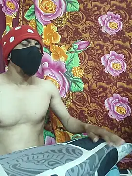 Seducing couple online show from 02/18/26, 10:12