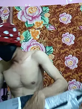 Seducing couple online show from 10/22/25, 03:22