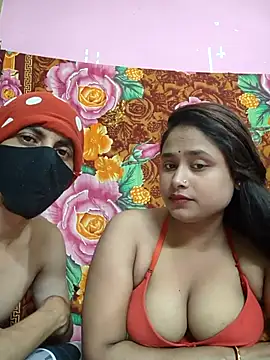 Snapshot of Seducing_couple chatting on 07/12/26, 06:36 Seducing couple online show from 07/12/26, 06:36