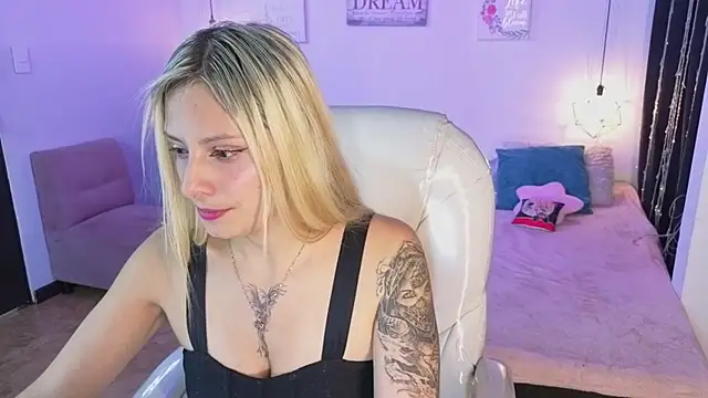 Jennaa Cooper online show from 12/15/25, 10:26