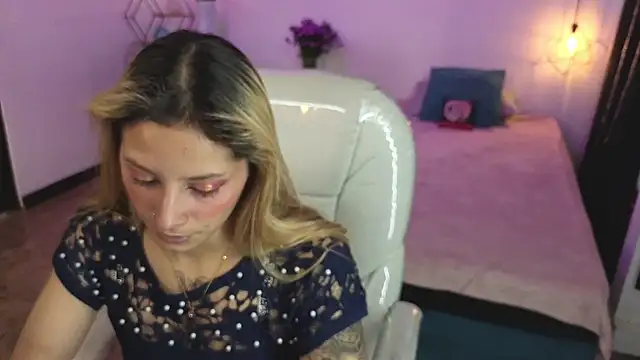 Jennaa Cooper online show from 11/17/25, 07:07