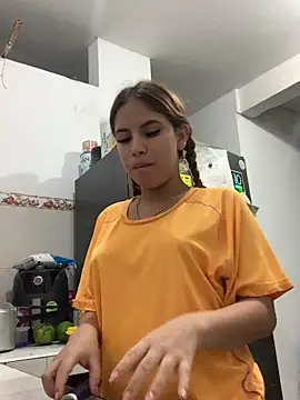 MiiluRosse online show from 11/14/25, 01:42