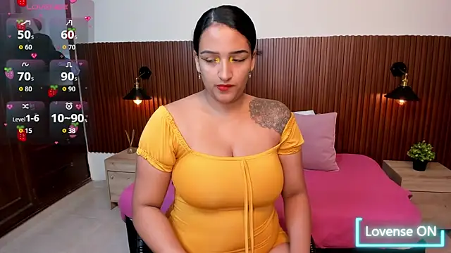Snapshot of ElectraRose_ chatting on 09/29/25, 12:00 ElectraRose online show from 09/29/25, 12:00