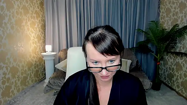 Snapshot of GorgeouseSmile chatting on 10/13/25, 12:18 GorgeouseSmile online show from 10/13/25, 12:18