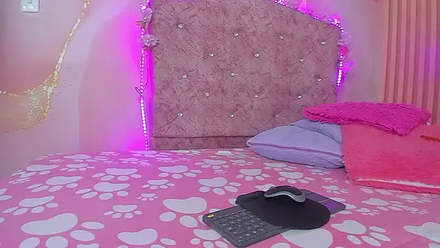 violet taylor  online show from 02/27/26, 02:12