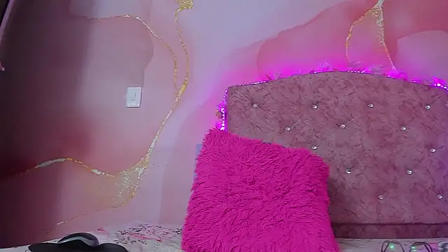 violet taylor  online show from 02/21/26, 02:35