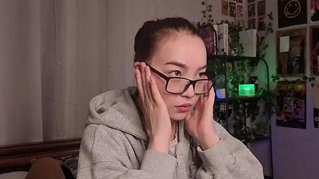 OdetteBiddy online show from 12/16/25, 08:13