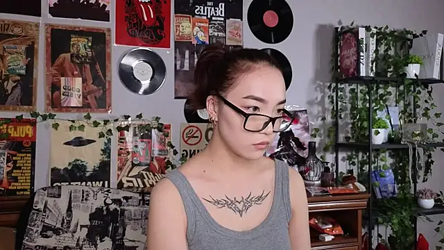 OdetteBiddy online show from 11/18/25, 08:12