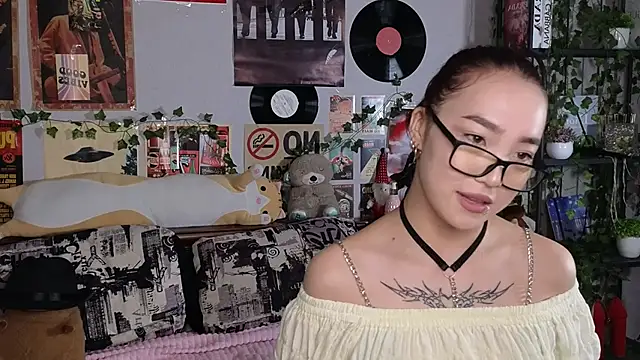 OdetteBiddy online show from 11/13/25, 08:13