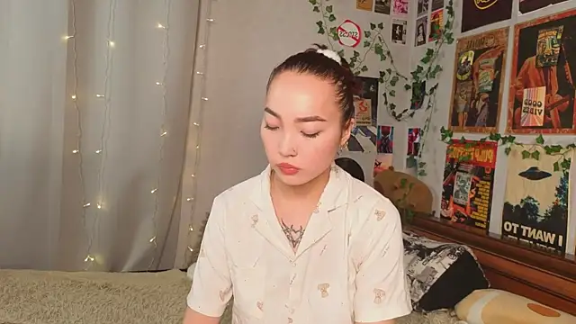 OdetteBiddy online show from 11/26/25, 08:09