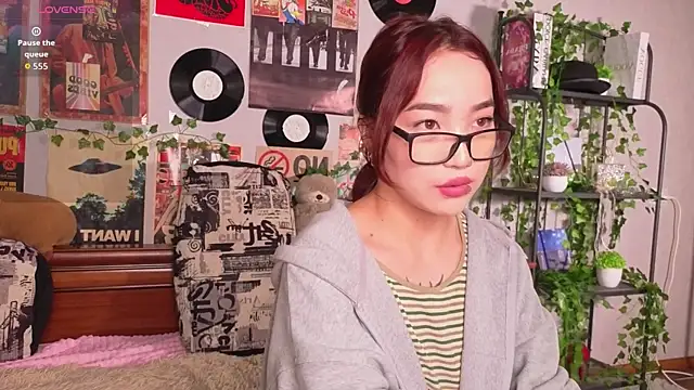 OdetteBiddy online show from 11/12/25, 08:34