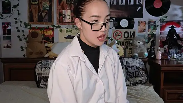 Snapshot of OdetteBiddy chatting on 11/07/25, 08:24 OdetteBiddy online show from 11/07/25, 08:24