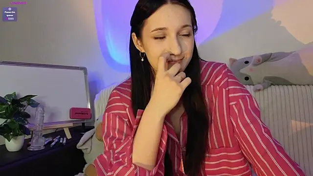 OdelynBagge online show from 11/26/25, 05:02